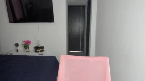 Snapshot of doll_oriana chatting on 03-04-25, 06:39 doll_oriana online show from 03-04-25, 06:39