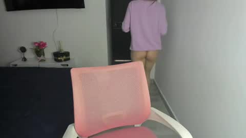 Snapshot of doll_oriana chatting on 03-04-25, 09:43 doll_oriana online show from 03-04-25, 09:43