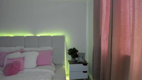 Snapshot of doll_oriana chatting on 02-03-26, 08:03 doll_oriana online show from 02-03-26, 08:03