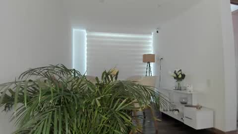 doll_oriana online show from 06-16-26, 09:39