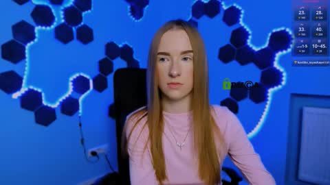 Snapshot of doll_vey chatting on 12-16-25, 09:42 doll_vey online show from 12-16-25, 09:42