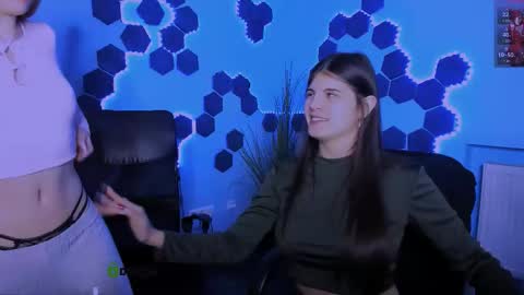 Snapshot of doll_vey chatting on 02-23-26, 08:28 doll_vey online show from 02-23-26, 08:28