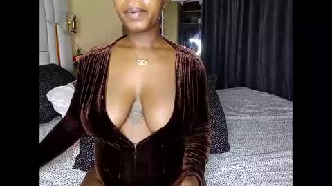 Gee  Independent Model EATUTC3   11PM-3AM      2AM-6AM online show from 06-10-26, 12:11