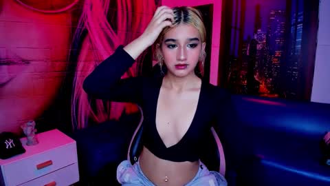 Dolly pocket online show from 02-17-26, 08:59