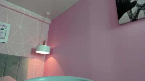 Call me Zoe  online show from 02-25-25, 04:24