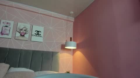 Call me Zoe  online show from 09-16-25, 11:06