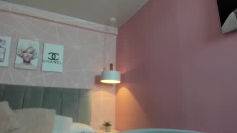 Call me Zoe  online show from 09-24-25, 09:51