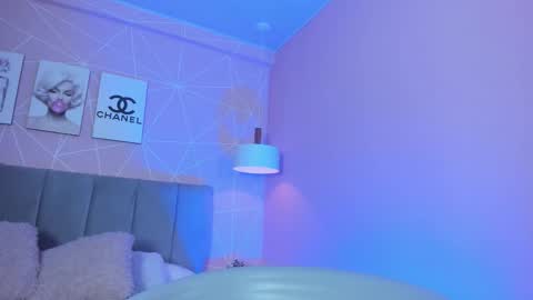 Call me Zoe  online show from 10-31-25, 09:16