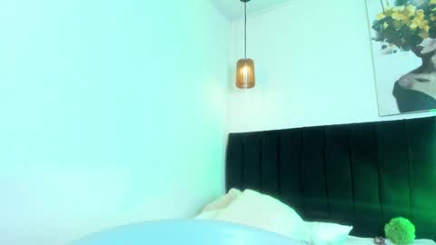 Call me Zoe  online show from 05-15-26, 01:56