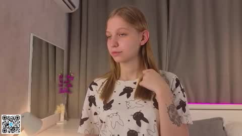 Emilia online show from 09-11-25, 06:19