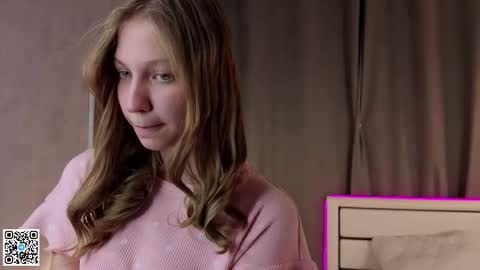 Emilia online show from 09-18-25, 06:32