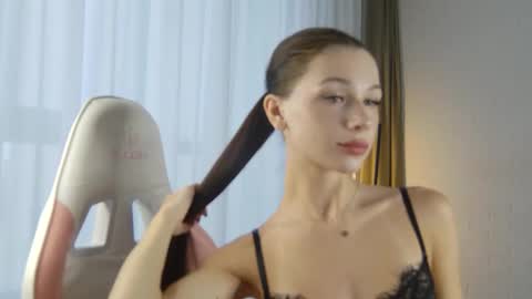 Dolly online show from 09-24-25, 06:28