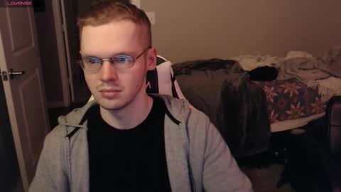 Snapshot of doloresman chatting on 02-14-25, 12:51 doloresman online show from 02-14-25, 12:51