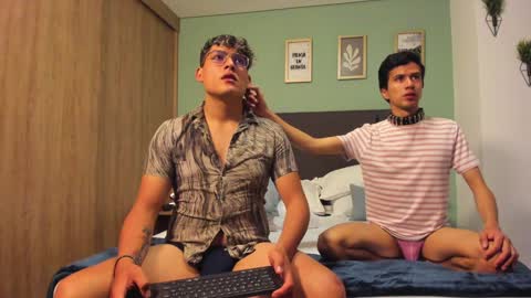 Snapshot of dom2travelers_sm chatting on 01-09-25, 01:13 Diego Castell online show from 01-09-25, 01:13