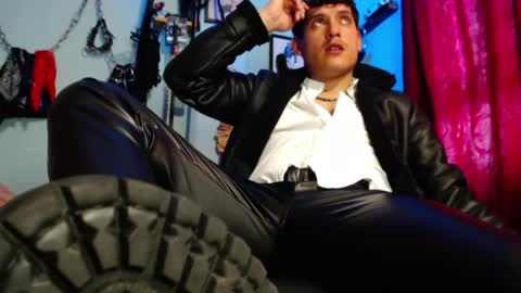 Diego Castell online show from 04-20-26, 08:43