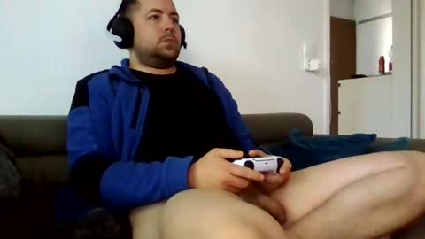 Snapshot of dombio_12 chatting on 09-30-25, 10:53 dombio_12 online show from 09-30-25, 10:53