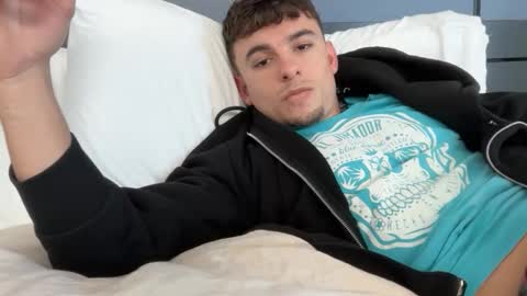 Snapshot of domd3 chatting on 12-15-25, 08:13 Dom online show from 12-15-25, 08:13