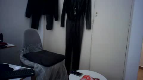 all fetishes online show from 10-20-25, 12:33