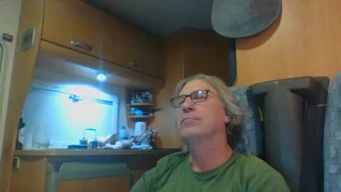 Snapshot of domiande chatting on 11-12-25, 08:52 domiande online show from 11-12-25, 08:52