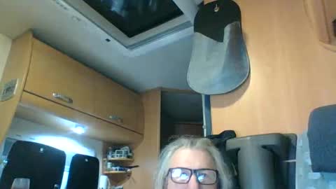 Snapshot of domiande chatting on 02-09-26, 09:52 domiande online show from 02-09-26, 09:52