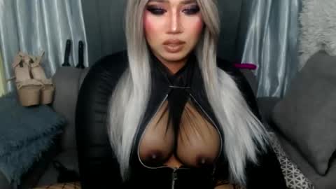 Snapshot of dominant10inchcock chatting on 10-31-25, 10:11 dominant10inchcock online show from 10-31-25, 10:11