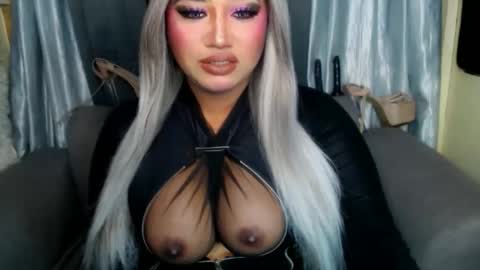 Snapshot of dominant10inchcock chatting on 11-17-25, 09:48 dominant10inchcock online show from 11-17-25, 09:48