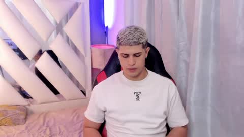 DOMI online show from 04-20-26, 03:09