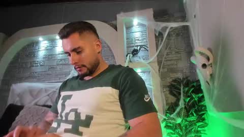 Snapshot of dominic_de_luca chatting on 10-21-25, 03:07 dominic de luca online show from 10-21-25, 03:07