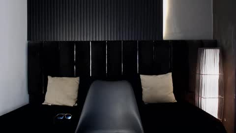 Snapshot of dominic_ghost chatting on 09-10-25, 12:43 Dominic online show from 09-10-25, 12:43