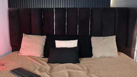 Snapshot of dominic_ghost chatting on 09-26-25, 12:03 Dominic online show from 09-26-25, 12:03