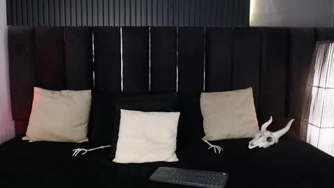 Snapshot of dominic_ghost chatting on 10-09-25, 11:14 Dominic online show from 10-09-25, 11:14