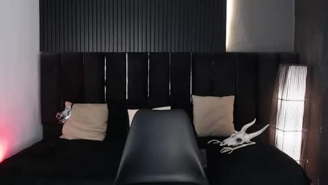 Snapshot of dominic_ghost chatting on 10-18-25, 10:10 Dominic online show from 10-18-25, 10:10