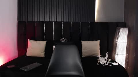 Snapshot of dominic_ghost chatting on 10-30-25, 10:21 Dominic online show from 10-30-25, 10:21