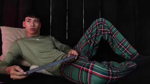 Snapshot of dominic_ghost chatting on 11-08-25, 08:40 Dominic online show from 11-08-25, 08:40