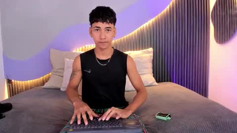 Snapshot of dominic_ghost chatting on 11-25-25, 02:11 Dominic online show from 11-25-25, 02:11