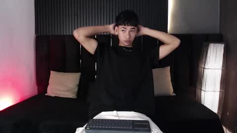 Snapshot of dominic_ghost chatting on 11-25-25, 11:05 Dominic online show from 11-25-25, 11:05