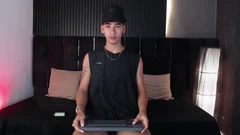 Snapshot of dominic_ghost chatting on 11-28-25, 11:18 Dominic online show from 11-28-25, 11:18