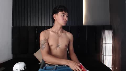 Snapshot of dominic_ghost chatting on 12-15-25, 11:20 Dominic online show from 12-15-25, 11:20