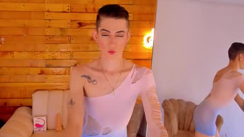 Dominic online show from 11-25-25, 02:39