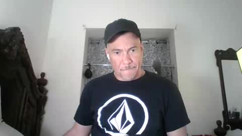 Snapshot of dominicanorico chatting on 05-03-26, 04:51 luis online show from 05-03-26, 04:51