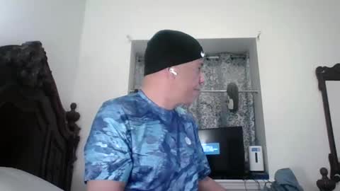 Snapshot of dominicanorico chatting on 05-06-26, 03:02 luis online show from 05-06-26, 03:02