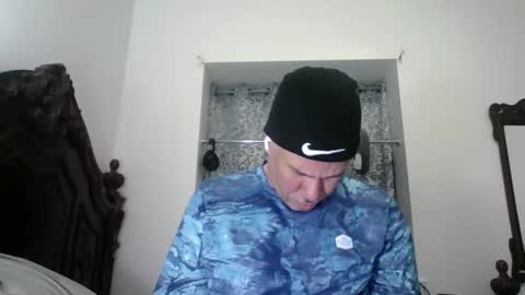 Snapshot of dominicanorico chatting on 05-11-26, 07:55 luis online show from 05-11-26, 07:55