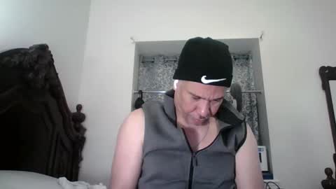 Snapshot of dominicanorico chatting on 05-18-26, 10:59 luis online show from 05-18-26, 10:59