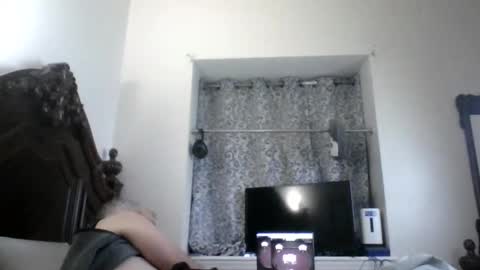 Snapshot of dominicanorico chatting on 05-19-26, 01:56 luis online show from 05-19-26, 01:56