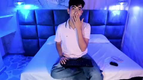 Snapshot of dominicjay_ chatting on 06-12-26, 08:08 DOMINIC online show from 06-12-26, 08:08