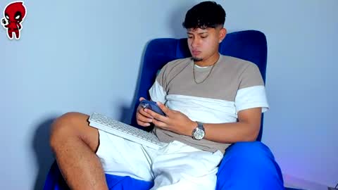 Snapshot of dominick_king chatting on 06-11-26, 12:32 Dominic online show from 06-11-26, 12:32