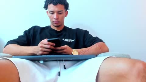 Snapshot of dominick_star chatting on 12-16-24, 04:23 Dominick Star online show from 12-16-24, 04:23