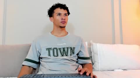 Snapshot of dominick_star chatting on 12-20-24, 03:36 Dominick Star online show from 12-20-24, 03:36