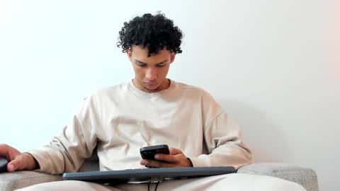 Snapshot of dominick_star chatting on 12-21-24, 03:36 Dominick Star online show from 12-21-24, 03:36