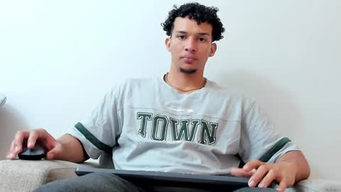Snapshot of dominick_star chatting on 01-16-25, 03:23 Dominick Star online show from 01-16-25, 03:23